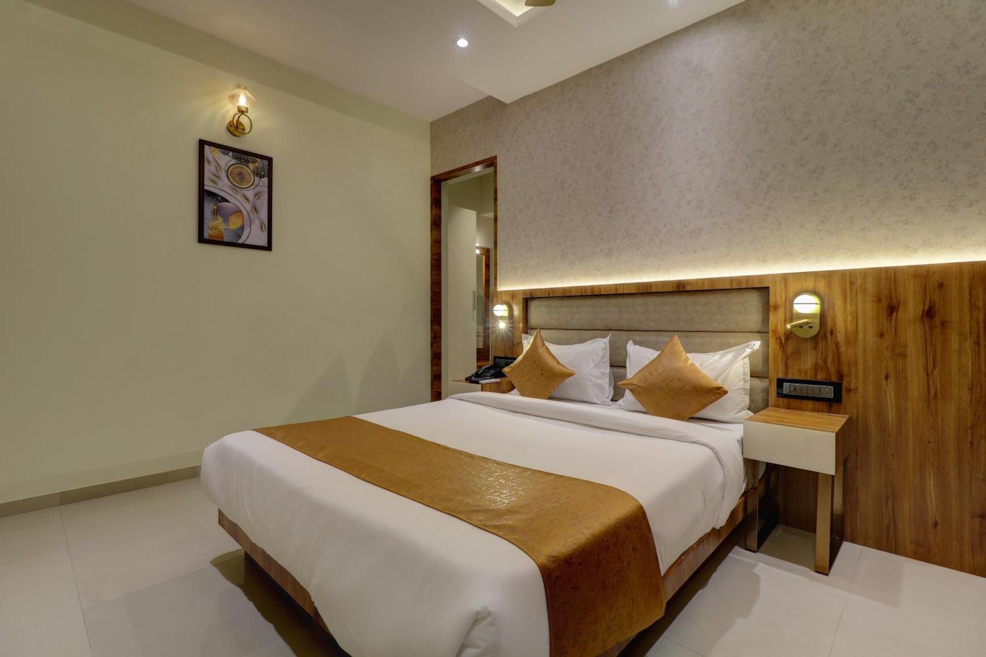 Home2 Suites And Service Apartments, Mumbai Airport Extérieur photo